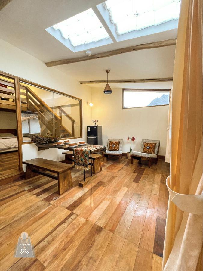 Light Wood Hotel Calca Buitenkant foto