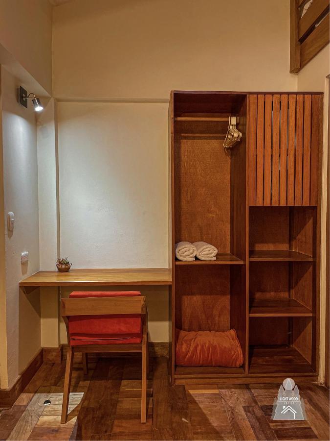 Light Wood Hotel Calca Buitenkant foto